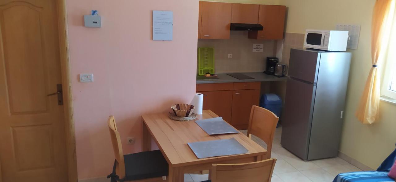 Apartments Ivka Омиш Экстерьер фото
