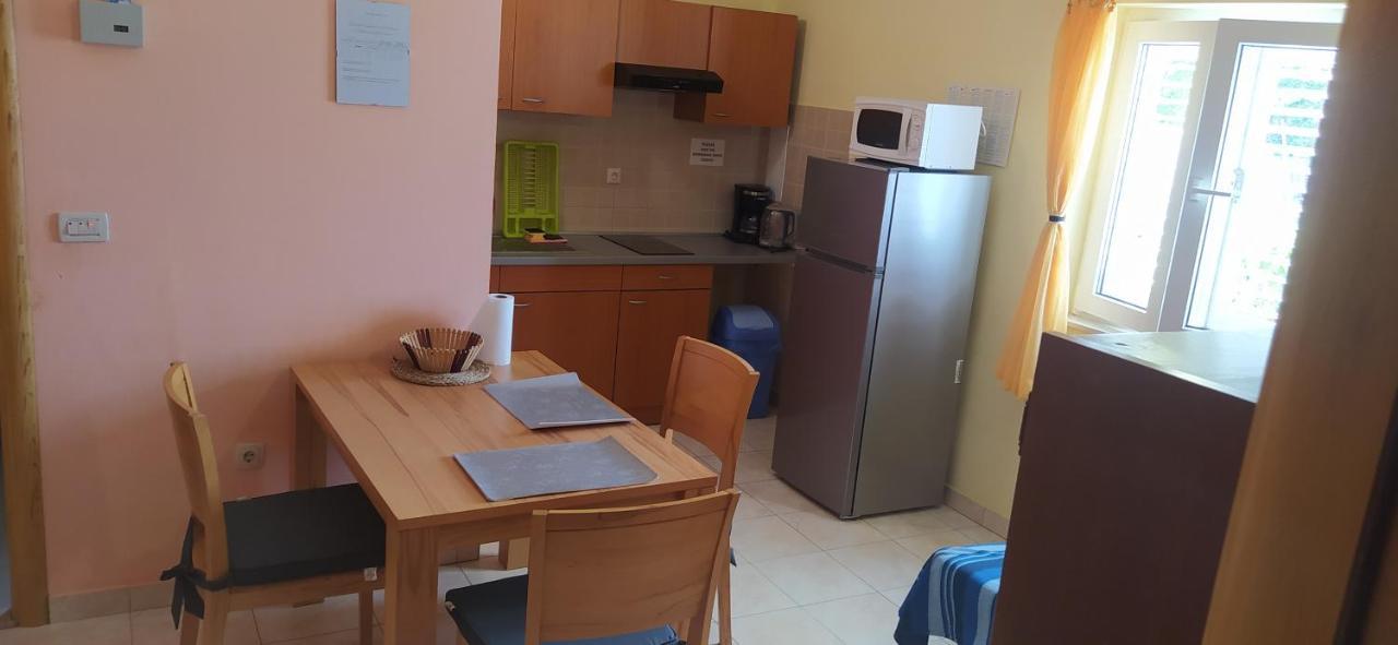 Apartments Ivka Омиш Экстерьер фото