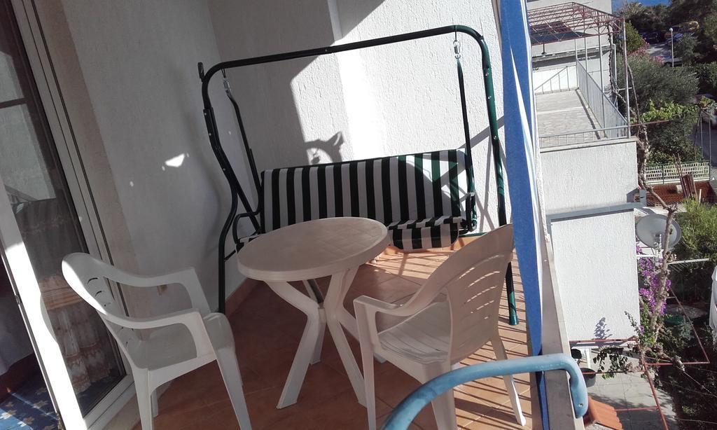 Apartments Ivka Омиш Экстерьер фото
